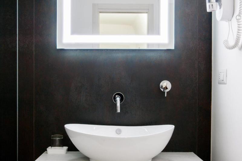 Dada Suite image