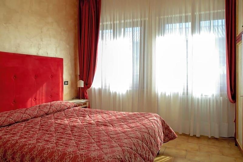 Hotel Fiordigigli image