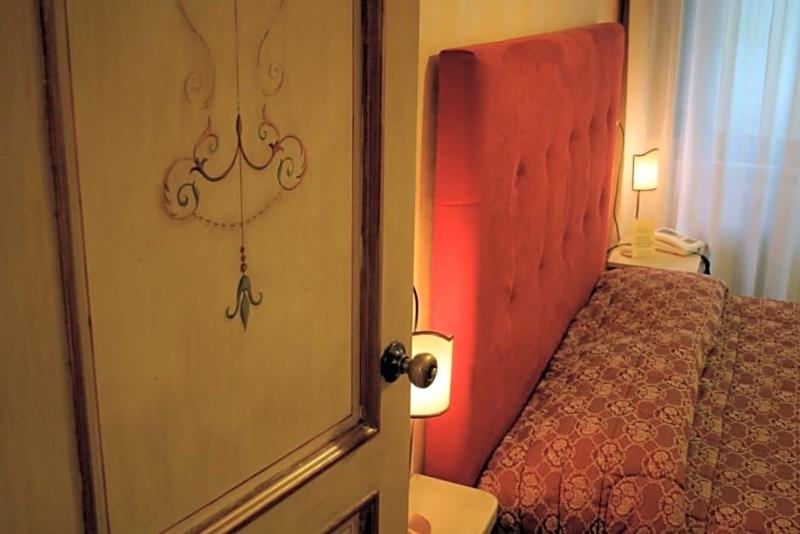 Hotel Fiordigigli image