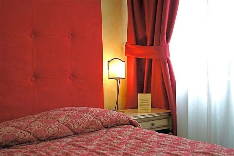 Hotel Fiordigigli image