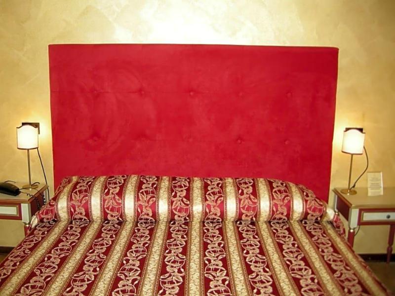 Hotel Fiordigigli image