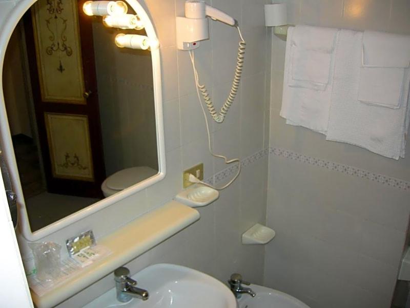 Hotel Fiordigigli image
