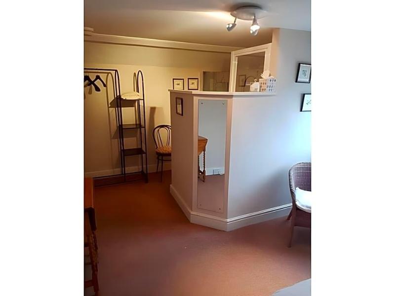 Lammas Park House image