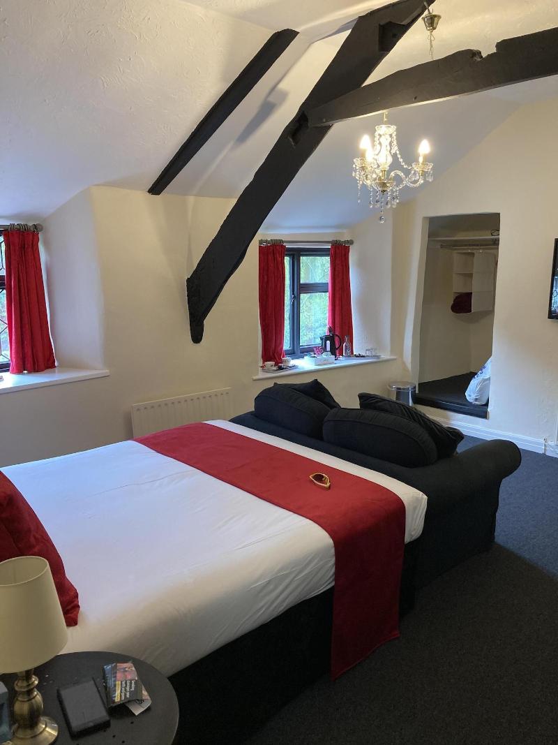 The Cridford Inn image