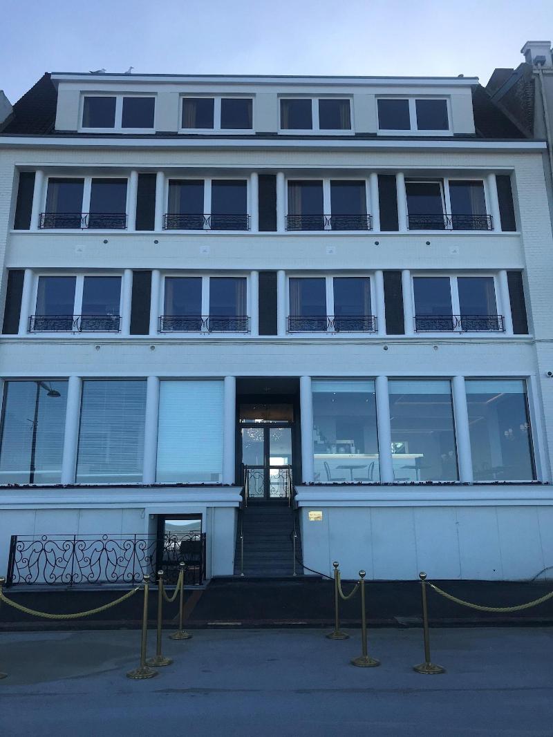 Hotel Merveilleux Côté Mer image