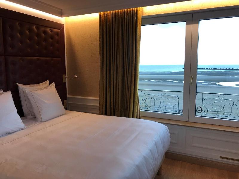 Hotel Merveilleux Côté Mer image