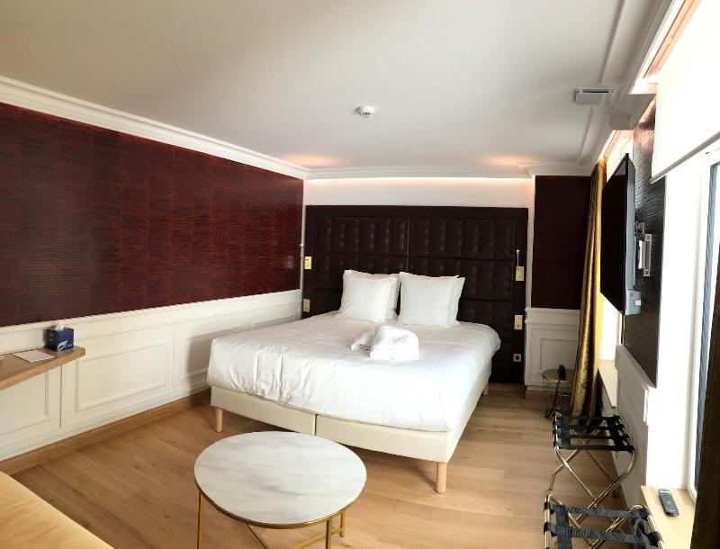 Hotel Merveilleux Côté Mer image