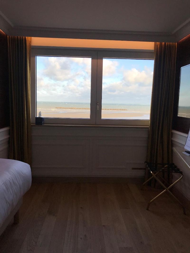 Hotel Merveilleux Côté Mer image
