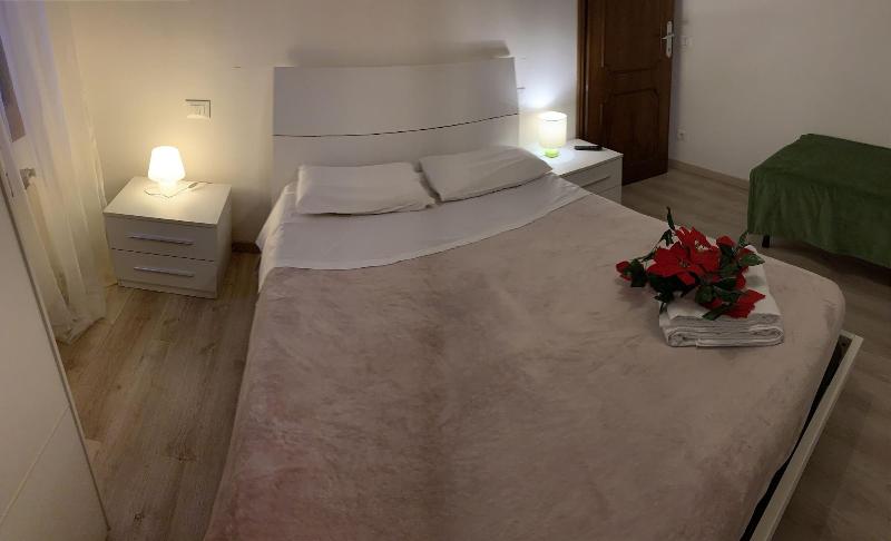 Harry's Guest House image