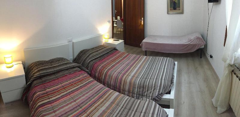 Harry's Guest House image
