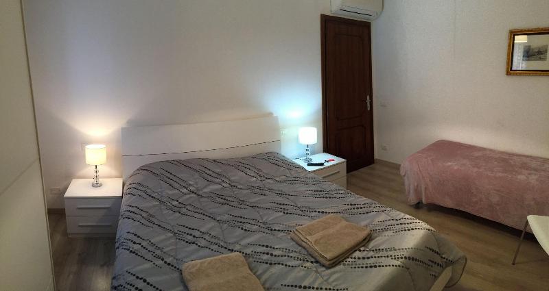 Harry's Guest House image