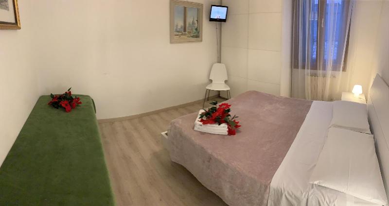 Harry's Guest House image