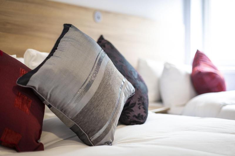 Wellesley Hotel image