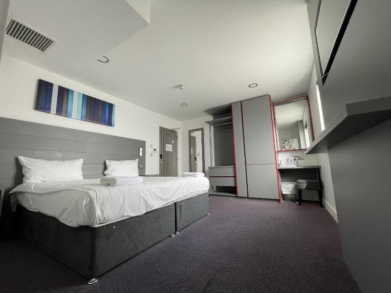 Ilford Hotel Goodmayes image
