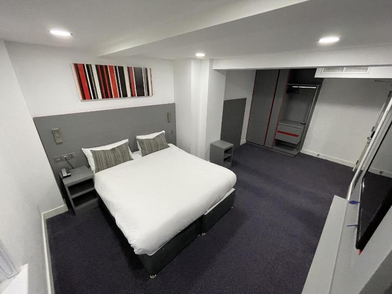 Ilford Hotel Goodmayes image