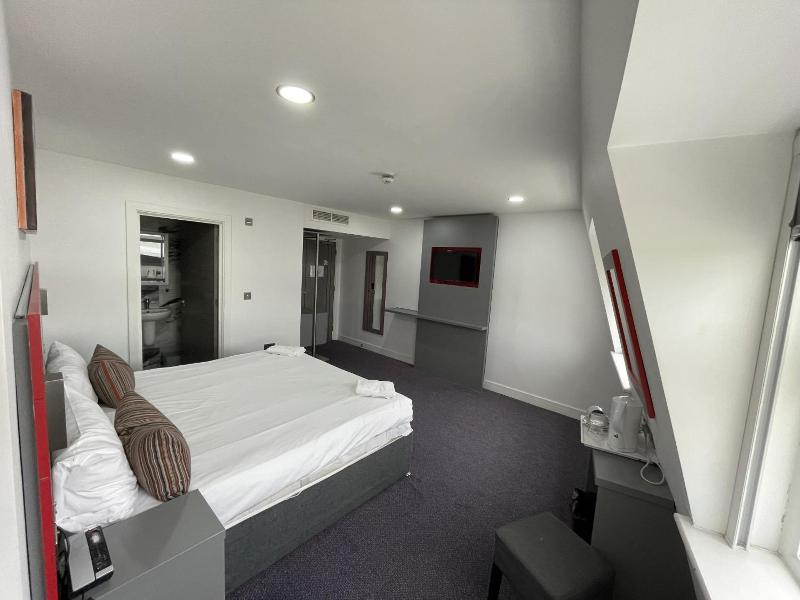 Ilford Hotel Goodmayes image