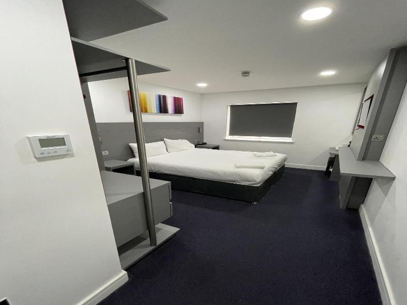 Ilford Hotel Goodmayes image