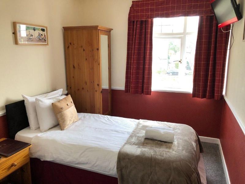 The Woolaston Inn image