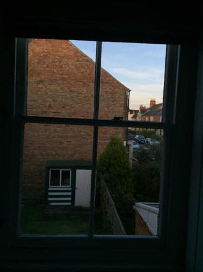 17 Chilswell Road image