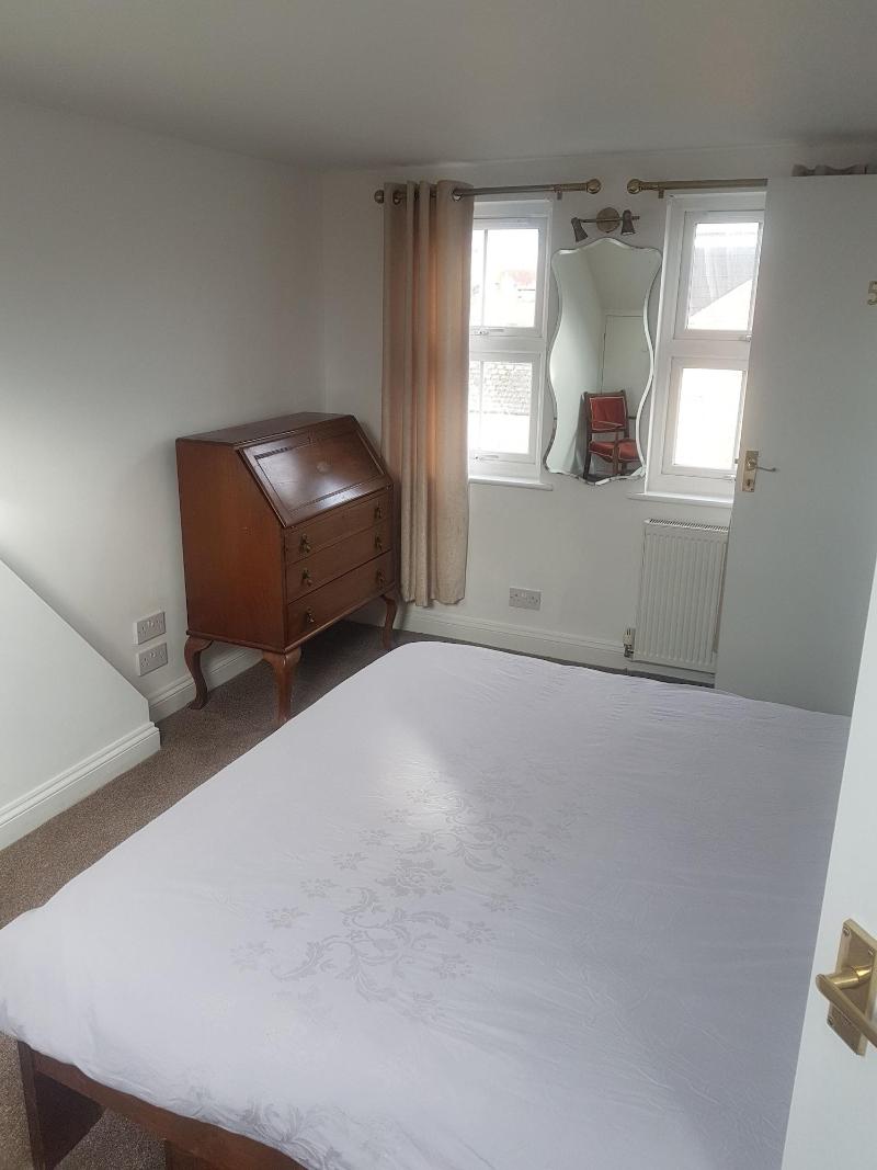 17 Chilswell Road image