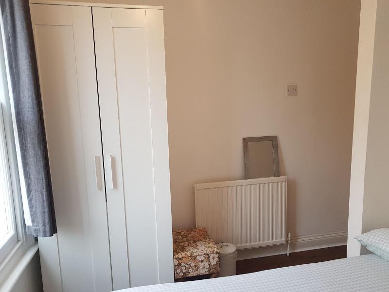 17 Chilswell Road image