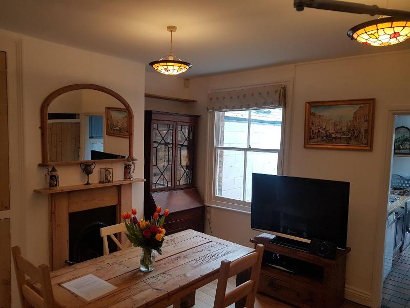 17 Chilswell Road image