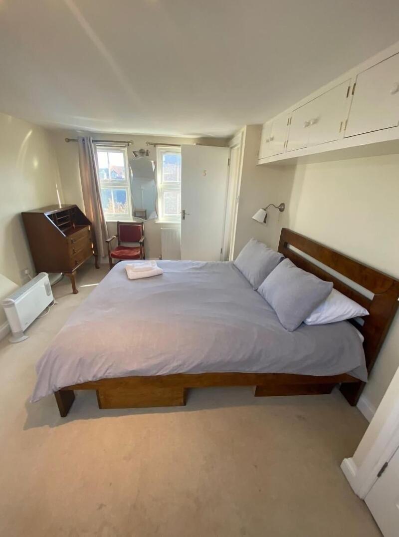 17 Chilswell Road image