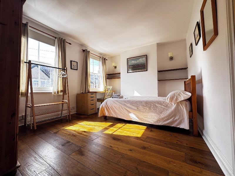 17 Chilswell Road image