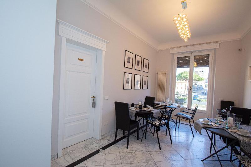 Compasso Suites image