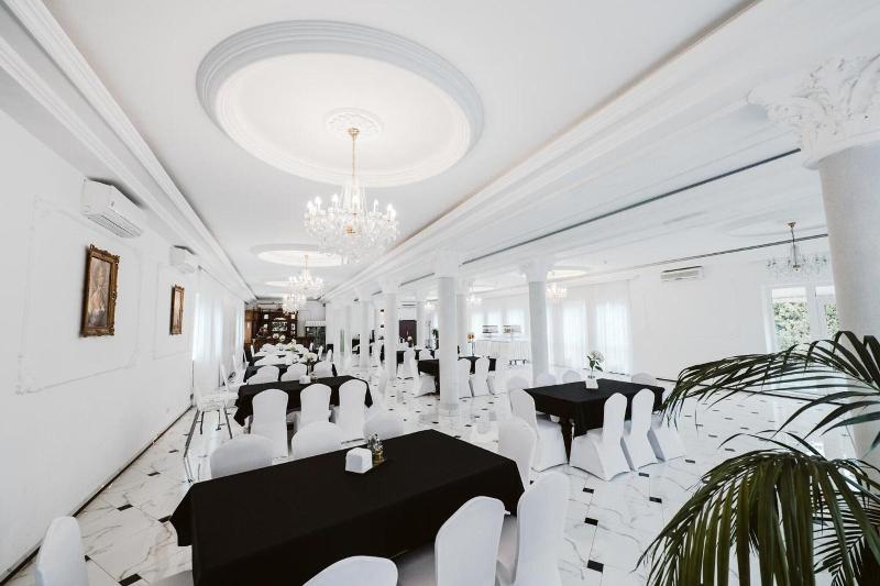 Hotel Groman image