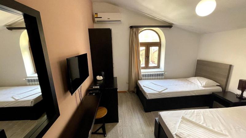 City Centre Hotel By Picnic image
