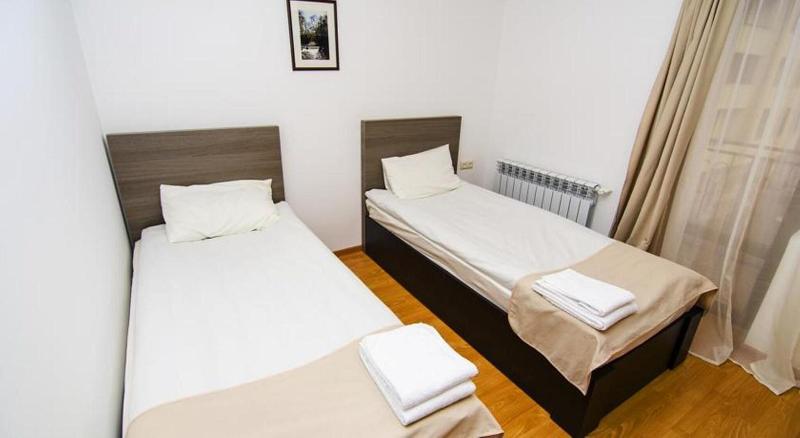 City Centre Hotel By Picnic image