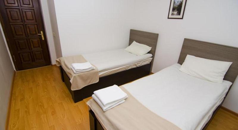 City Centre Hotel By Picnic image