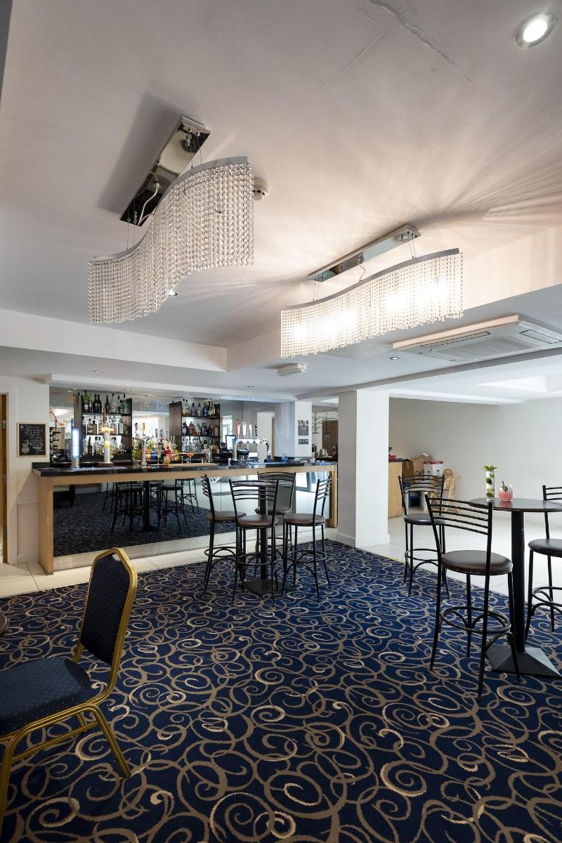 The R Inn Hotel image