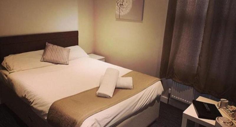 The R Inn Hotel image