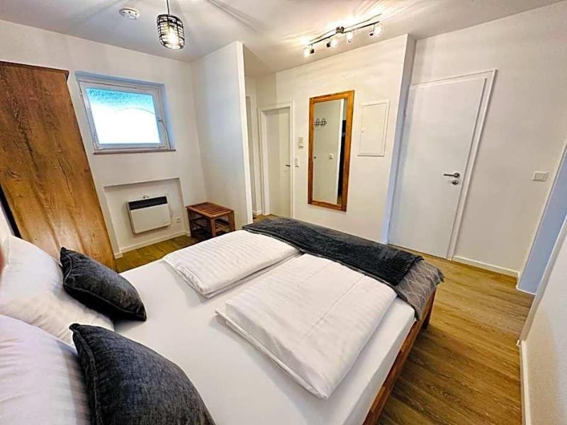 Hotel Nanis image