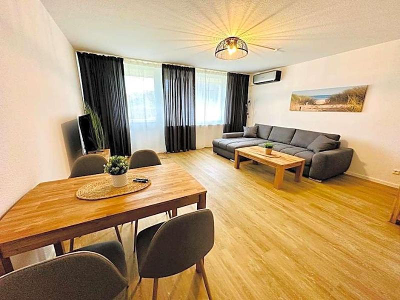Hotel Nanis image