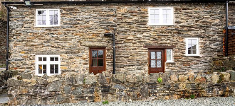 The Grapes Hotel image