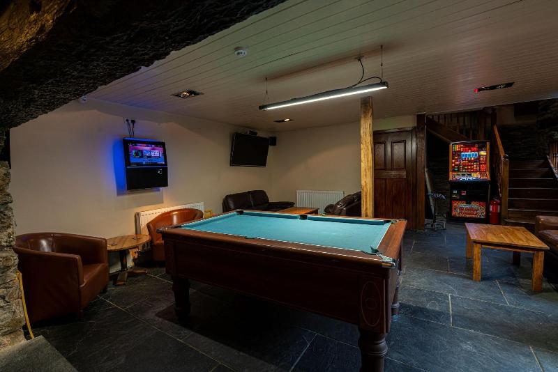 The Grapes Hotel image