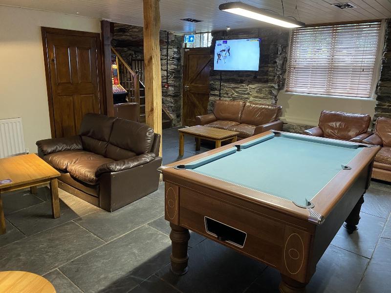 The Grapes Hotel image