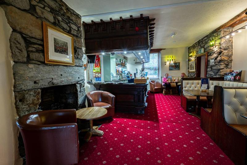 The Grapes Hotel image