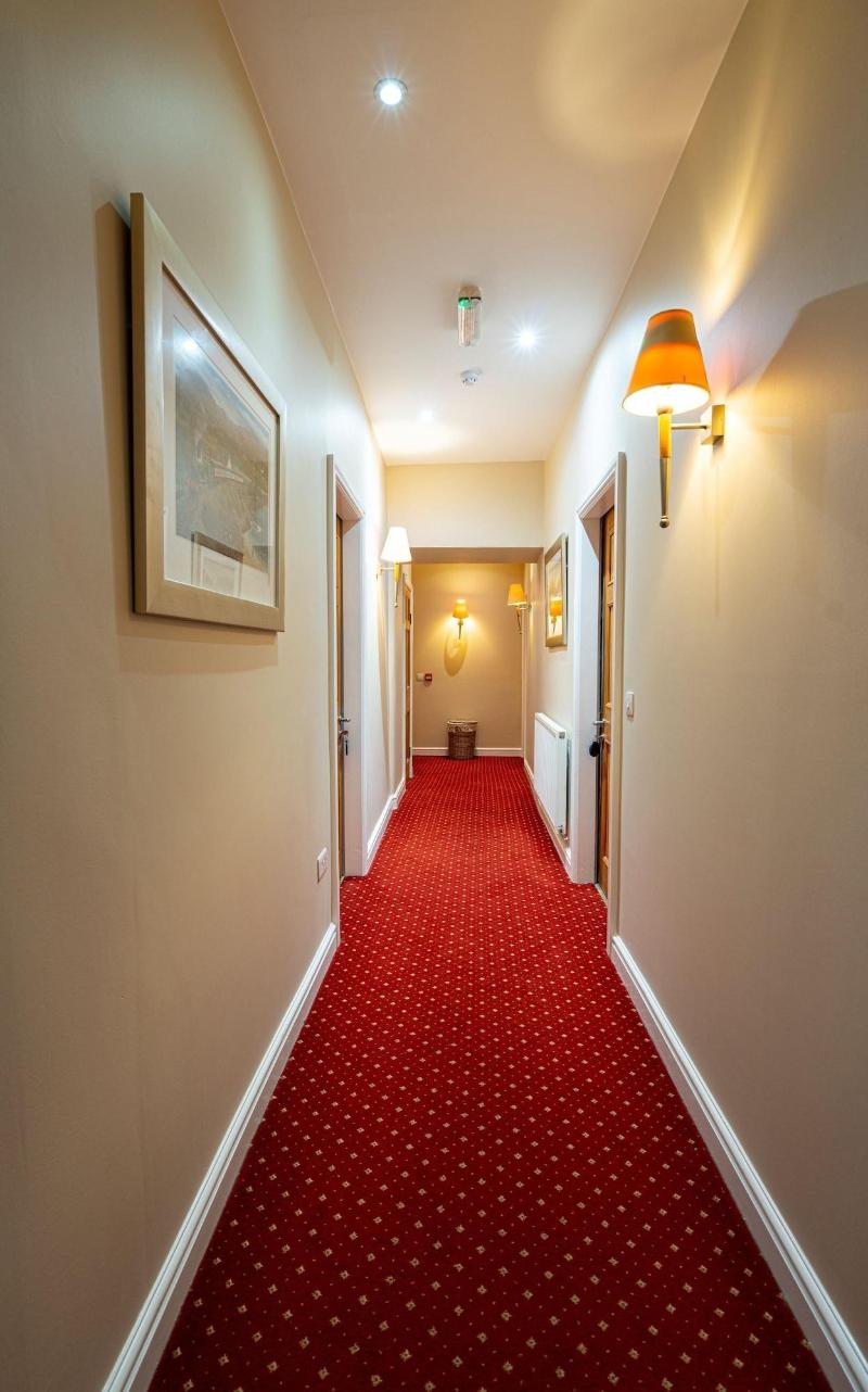 The Grapes Hotel image