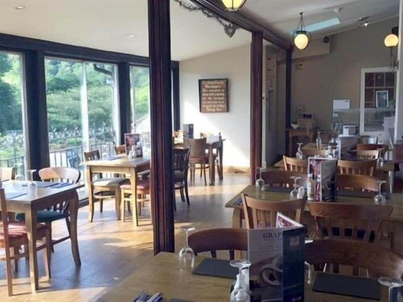 The Grapes Hotel image