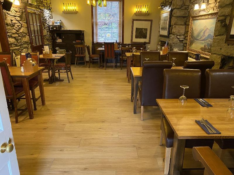 The Grapes Hotel image