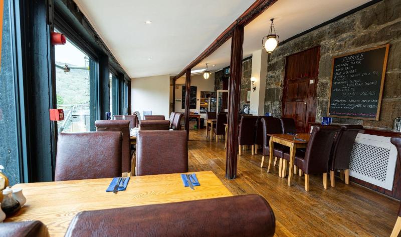 The Grapes Hotel image