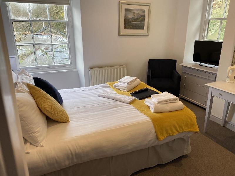 The Grapes Hotel image