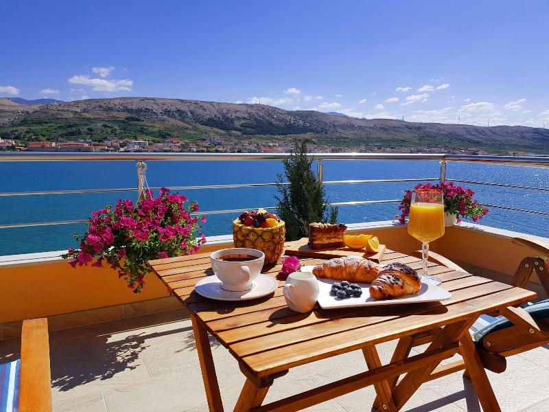 Guest House Revelin image