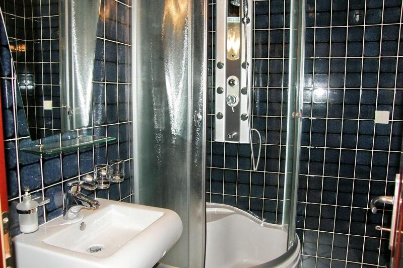 Villa Roses Apartments & Wellness image