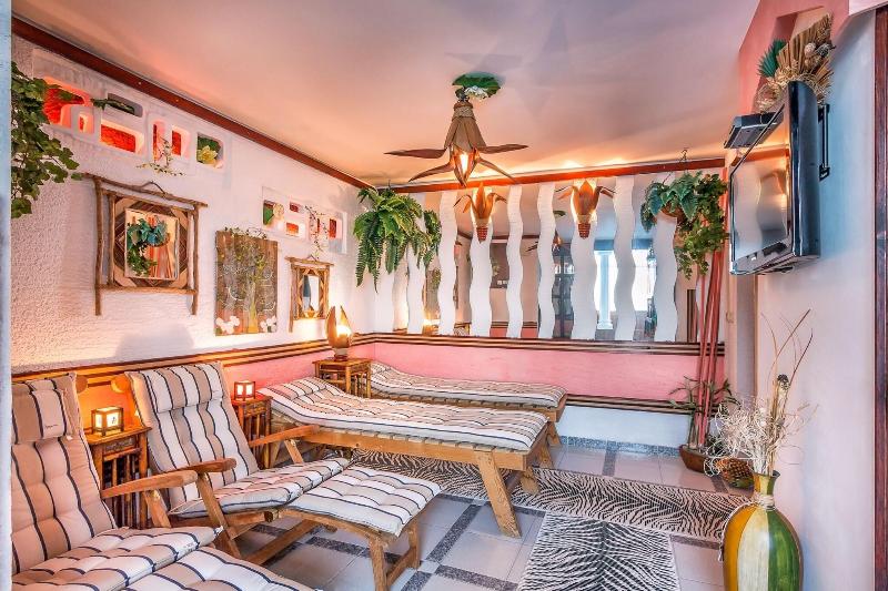 Villa Roses Apartments & Wellness image