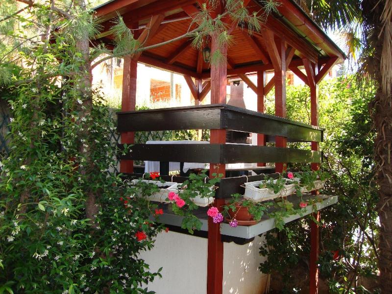 Villa Roses Apartments & Wellness image